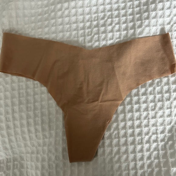 Brand New with Tag - Victoria’s Secret panties (5) - Picture 4 of 11